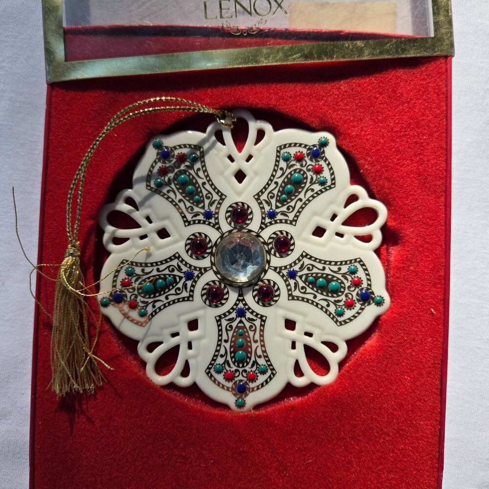 Vintage Lenox China Jewels Snowflake Ornament "Ruby Lace" 1st Edition USA - Picture 4 of 5